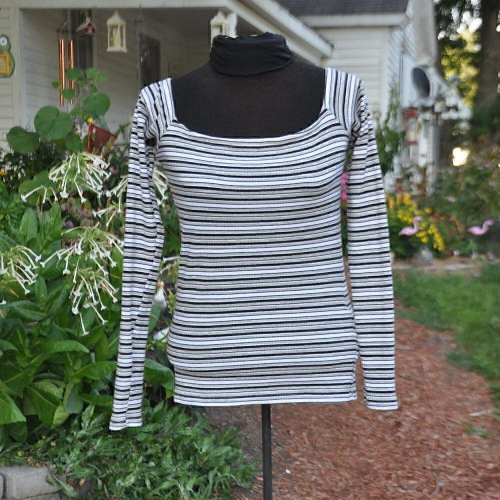 2/$10 Hollister long sleeved top